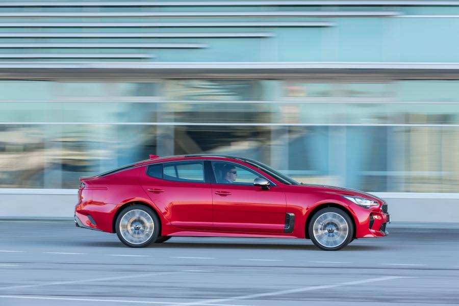  Kia Stinger GT-Line AWD (CK) 2017 года  (WW) (фото 10 из 16)